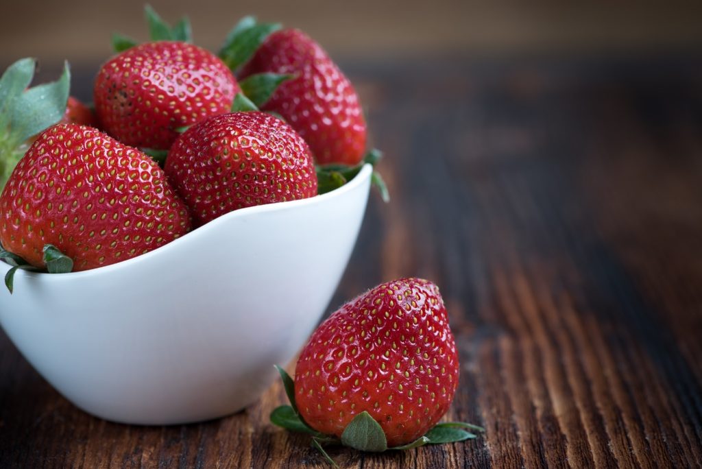 Strawberry anti-cellulite slimming wrap