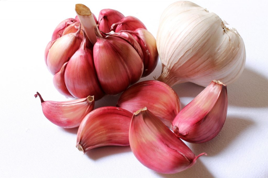 Garlic, like onion, helps regulate metabolism