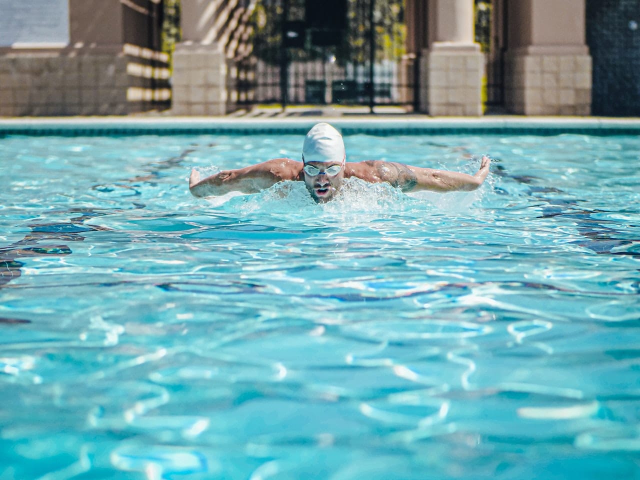 Swimming to lose chest size